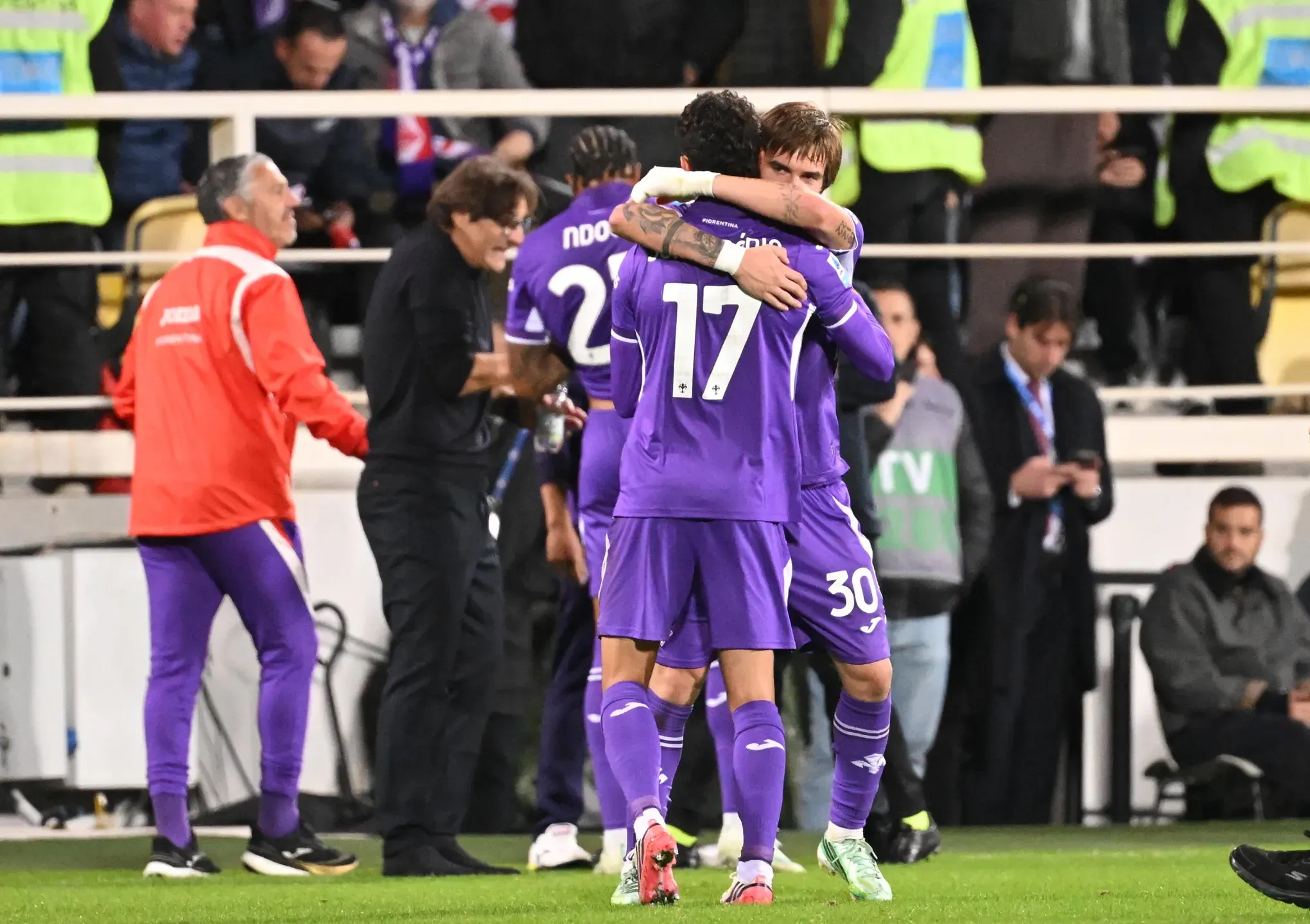 Golo de João Mário no empate caseiro da Fiorentina
